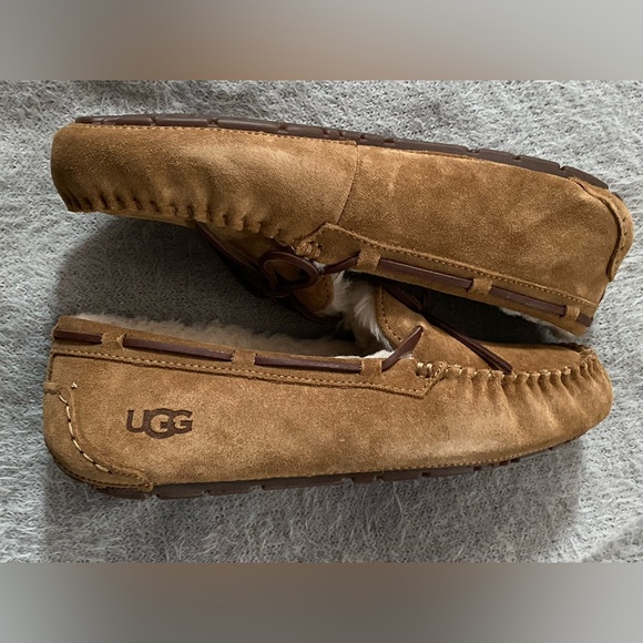 UGG Women's Dakota Moccasins - Picture 7 of 13